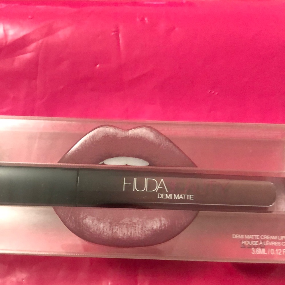 Huda Demi matte PROVACATEUR creme lipstick BNIP